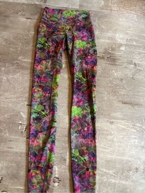 lululemon athletica Multicolor Floral Leggings - Green, Pink, Purple size 4 tall